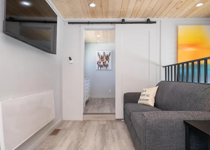 Dock Holiday, River Views At Roadrunner Holiday home Parker